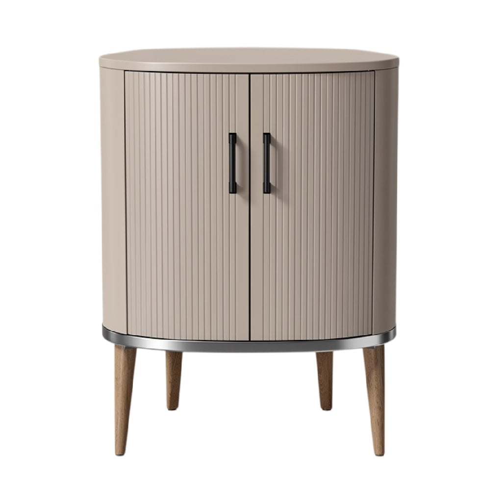**Modern kast met afgeronde hoeken en ribbelstructuur**